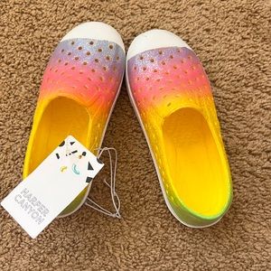 NWT-Harper canyon size 11  sparkle rainbow water shoes